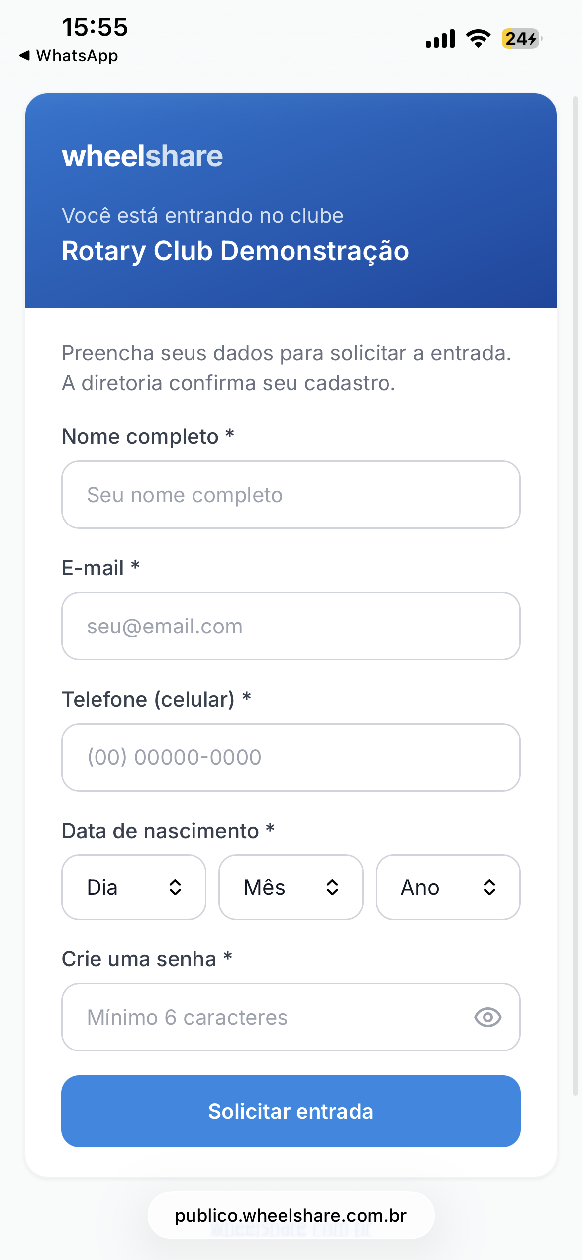 A tela de cadastro aberta pelo link do convite